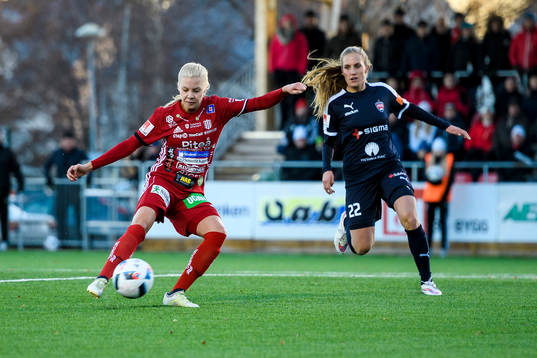 Piteås Lotta Ökvist tar skott