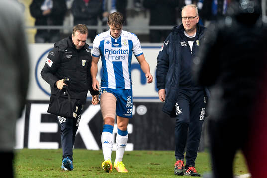 IFK Göteborgs Thomas Rogne får lämna planen