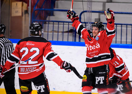 Piteås David Pettersson (h) jublar