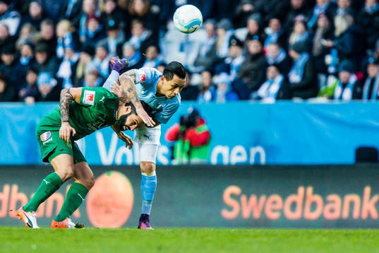 Hammarbys Stefan Batan och Malmö FFs Yoshimar Yotún