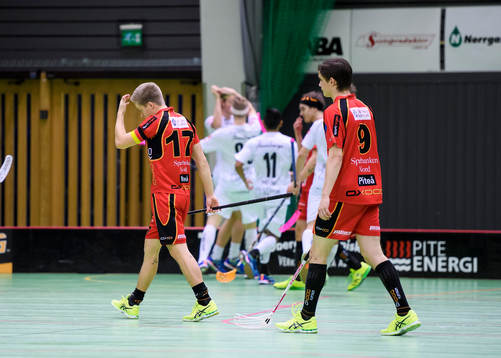 Wibaxs Erik Nilsson (v) och Anton Andersson (h) deppar
