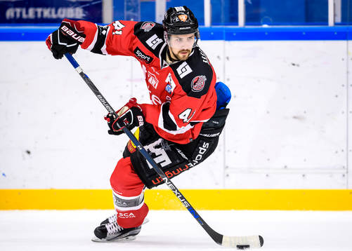 Piteås Johannes Tornberg med pucken