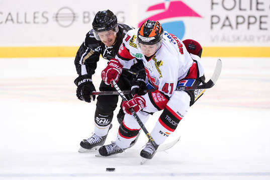 Frölundas Nicklas Lasu och Örebros Joel Mustonen