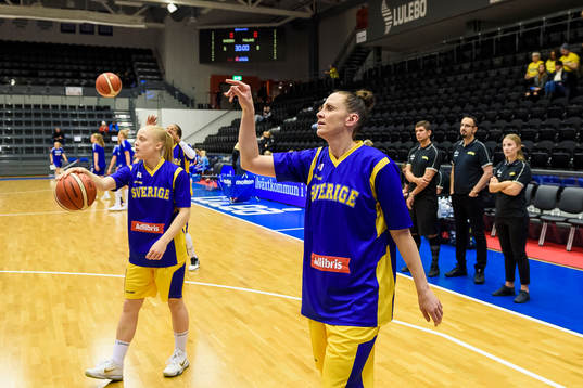 Sveriges Anna Barthold på uppvärmningen