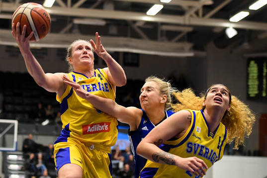 Bläddra bland fler bilder av Basket, Dam, EM-Kval, Sverige - Finland