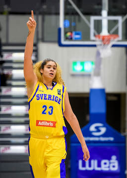 Sveriges Amanda Zahui jublar