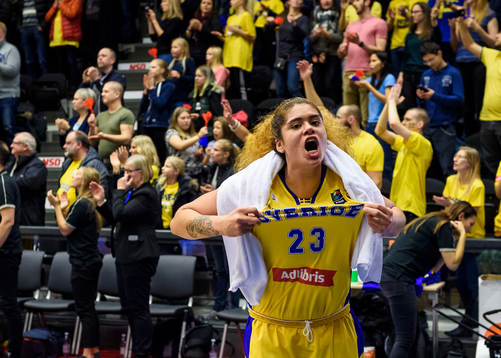 Sveriges Amanda Zahui jublar