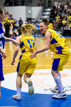 Sveriges Anna Barthold jublar