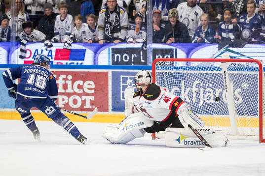 Leksands Johan Porsberger sätter avgörande straff till