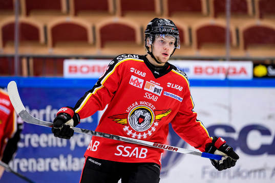 Luleås Einar Emanuelsson på uppvärmningen