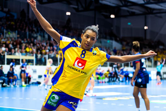 Sveriges Jamina Roberts jublar