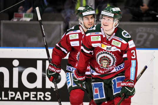 Frölundas Carl Grundström jublar