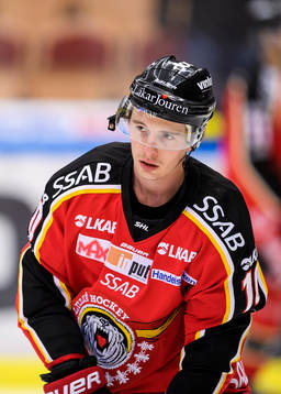 Luleås Tim Kennedy på uppvärmningen