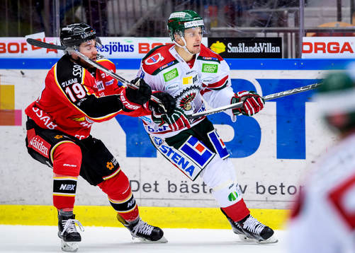 Luleås Jacob Lagacé och Frölundas Nicklas Lasu