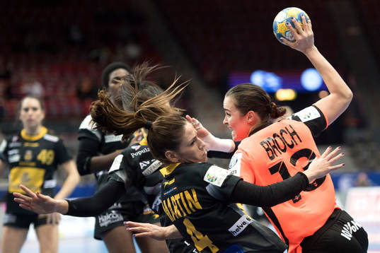 Spaniens Carmen Martin och Nederländernas Yvette Broch