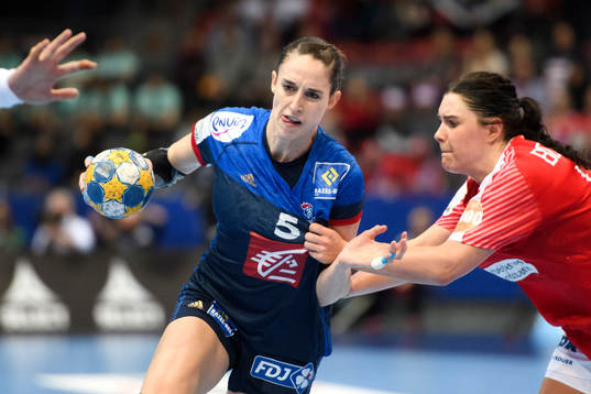 Frankrikes Camille Aygglon Saurina och Danmarks Stine