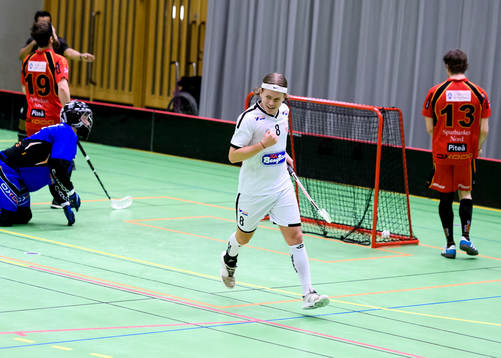 Strängnäs Linus Dahlström jublar