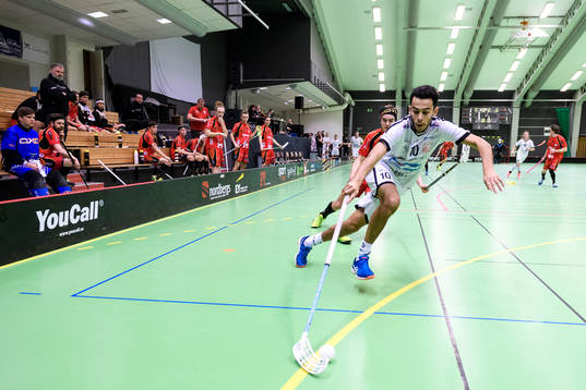 Strängnäs Omar Aldeeb med bollen