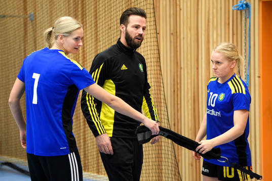 Sävehofs målvakt Johanna Bundsen, tränare Henrik Signell