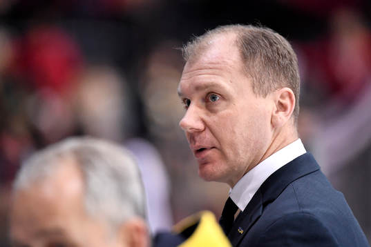 s tränare Johan Lindbom