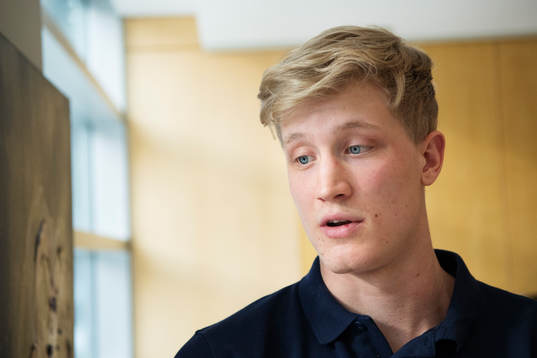 Filip Ahl på Sveriges ishockeylandslags pressträff
