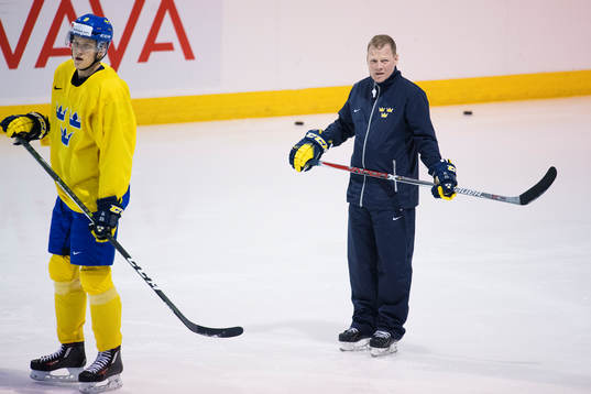 Gabriel Carlsson och assisterande tränare Henrik Stridh