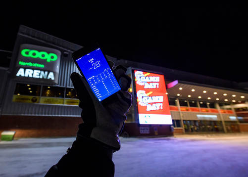 Termometern visar -28 utanför Coop Norrbotten Arena
