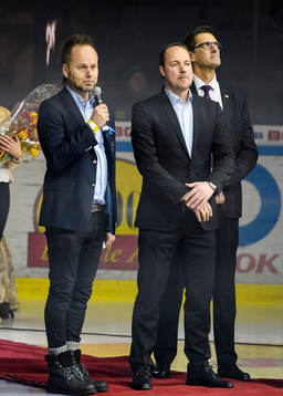 Roger Åkerström hyllas med en tröjceremoni