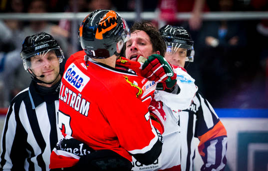 Örebros Alexander Hellström och Frölundas Joel Lundqvist