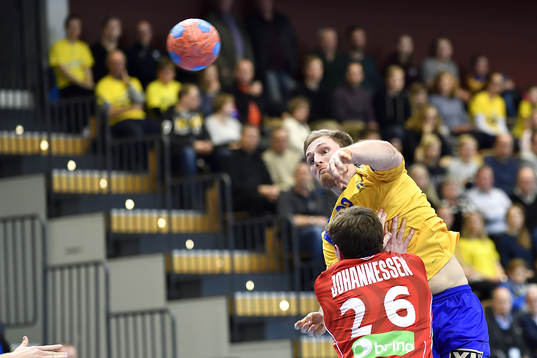 Sveriges Albin Lagergren skjuter