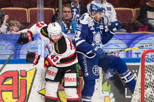 Malmö Redhawks Nichlas Hardt tacklar Leksands Markus