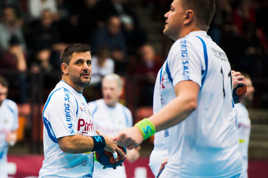Redbergslid Allstars Ljubomir Vranjes värmer upp