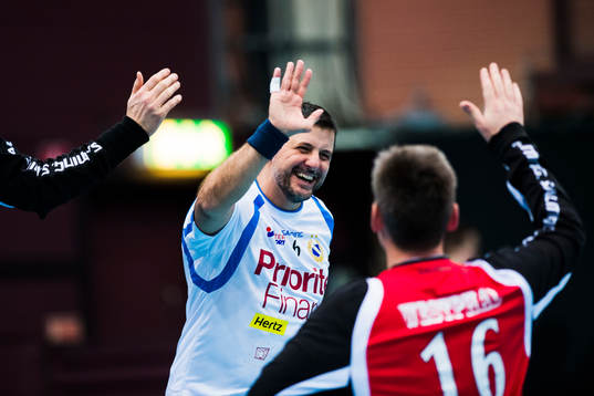 Redbergslid Allstars Ljubomir Vranjes springer in på plan