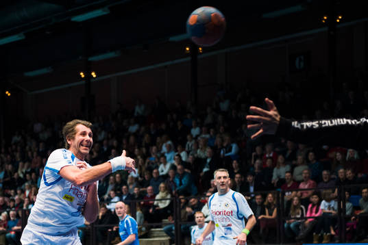 Redbergslid Allstars Magnus Wislander skjuter