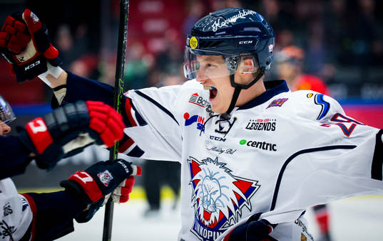 Linköpings Gabriel Carlsson jublar