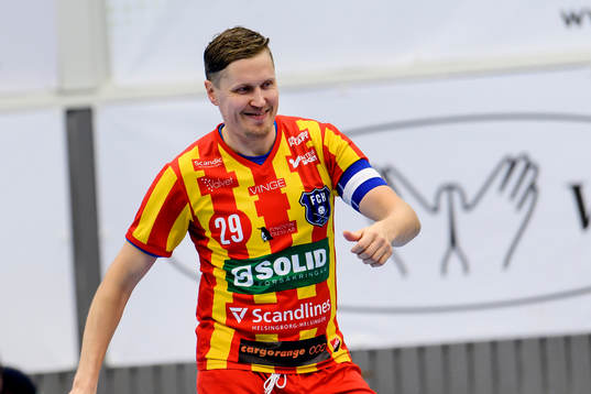 Helsingborgs Mika Kohonen gör tummen upp