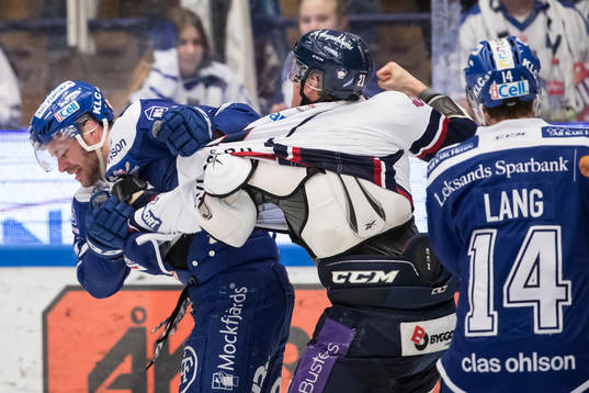 Fight mellan Leksands Jesper Ollas och Linköpings Emil