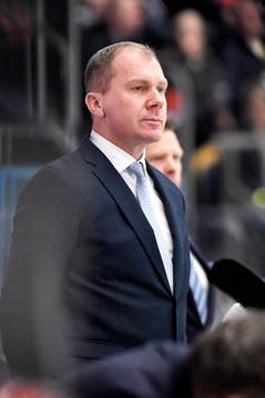 s tränare Johan Lindbom