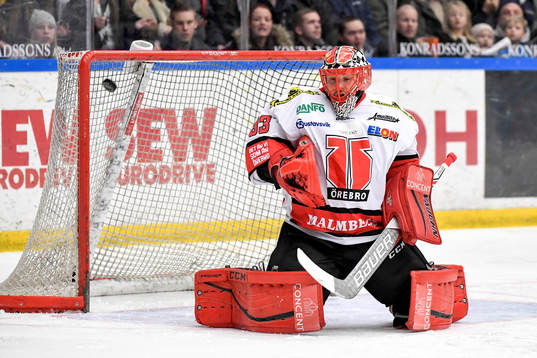 s Filip Sandberg (ej i bild) gör 1-0 bakom Örebros