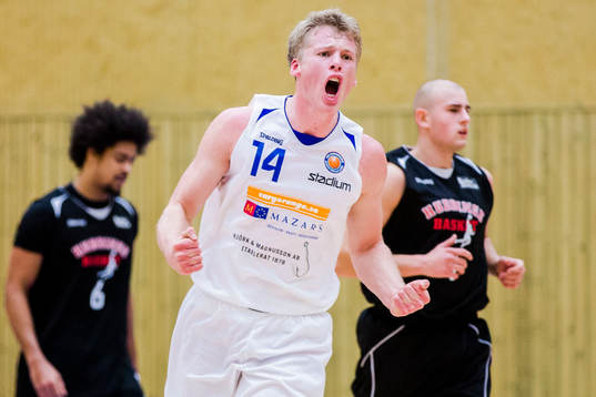 Helsingborgs Gustav Claesson jublar