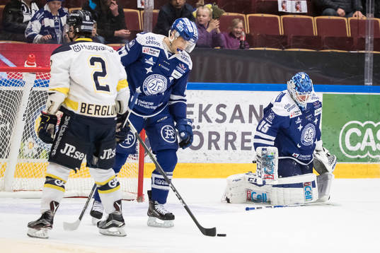 Leksands Eric Castonguay och målvakt Atte Engren deppar
