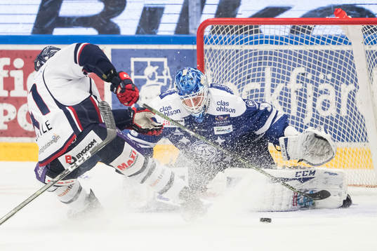 chans för Linköpings Ken André Olimb framför Leksands