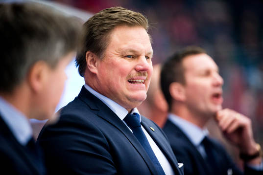 Färjestads Tränare Leif Carlsson ser skeptiskt ut