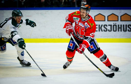 Örebros Marcus Weinstock och Färjestads Joel Eriksson Ek
