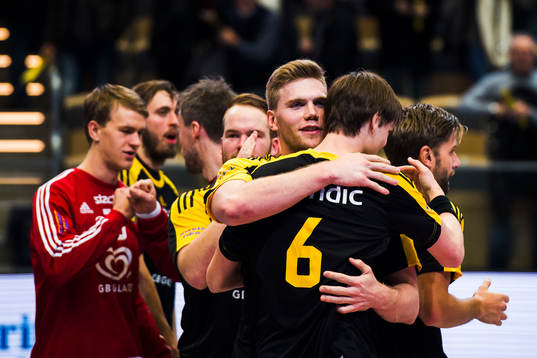Sävehofs William Bogojevic jublar med Oskar Sunnefeldt