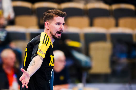 Sävehofs Victor Fridén reagerar mot domaren