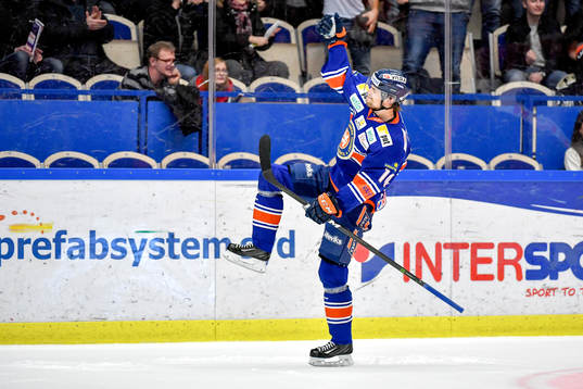 Växjös Emil Pettersson jublar