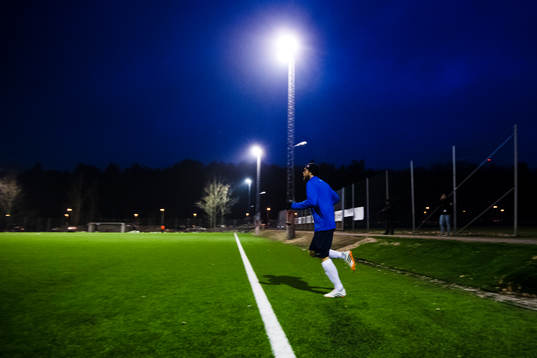 Örgrytes Johan Elmander springer in på plan