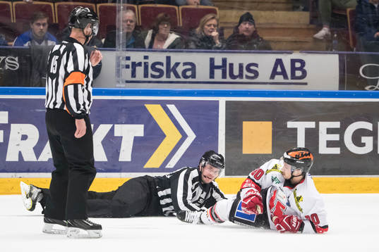 Örebros Libor Hudacek ligger på isen