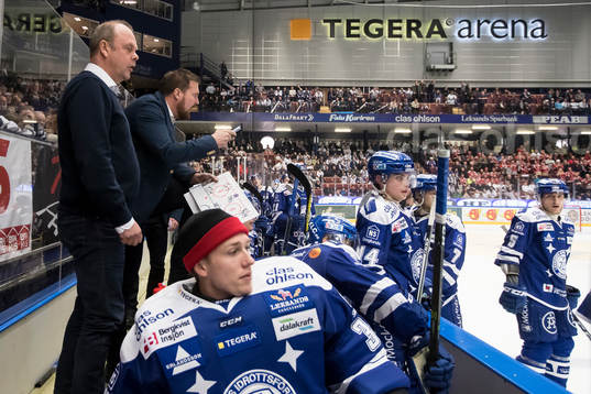 Leksands tränare Per-Erik Johnsson och assisterande